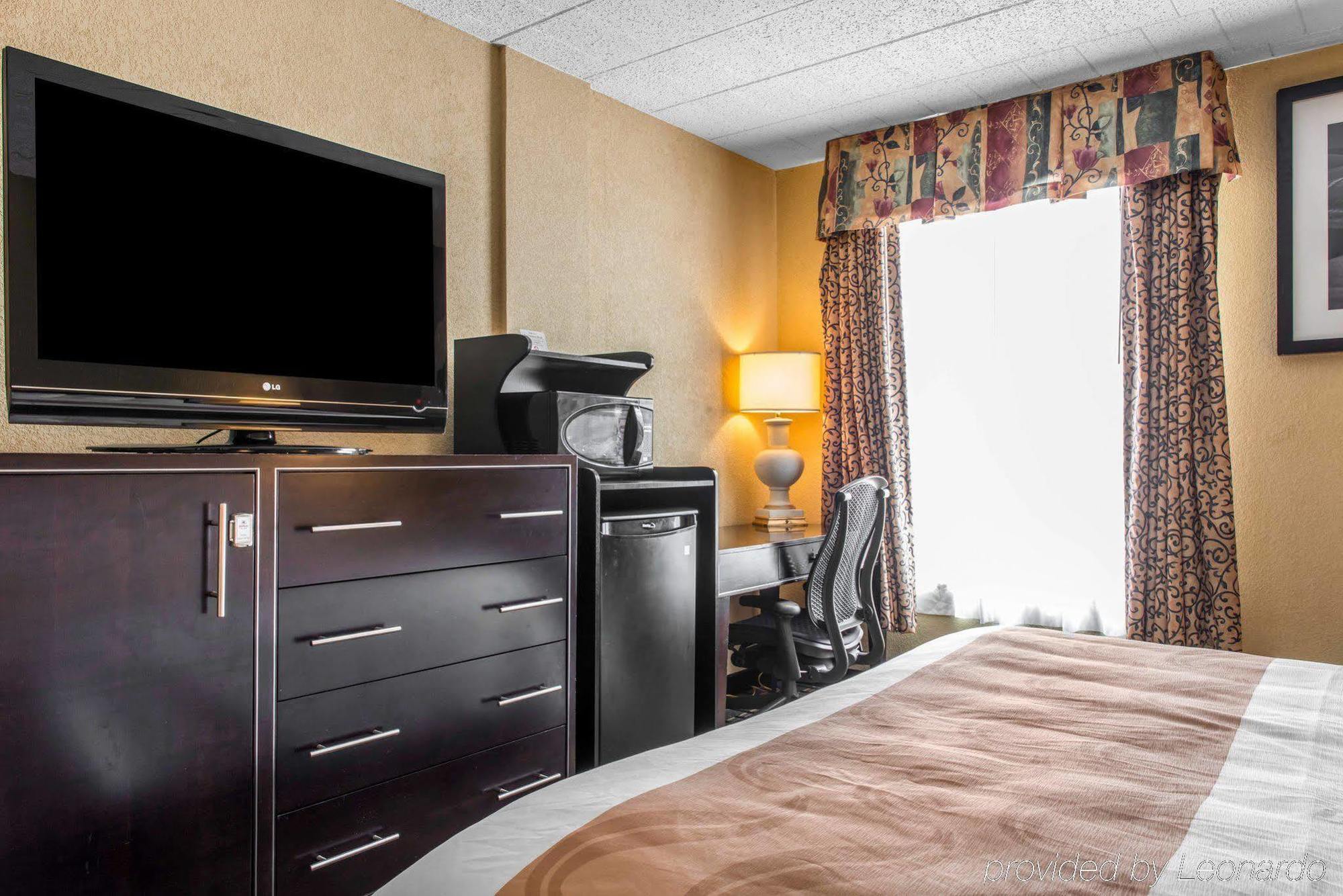 Quality Inn New Kensington Bagian luar foto