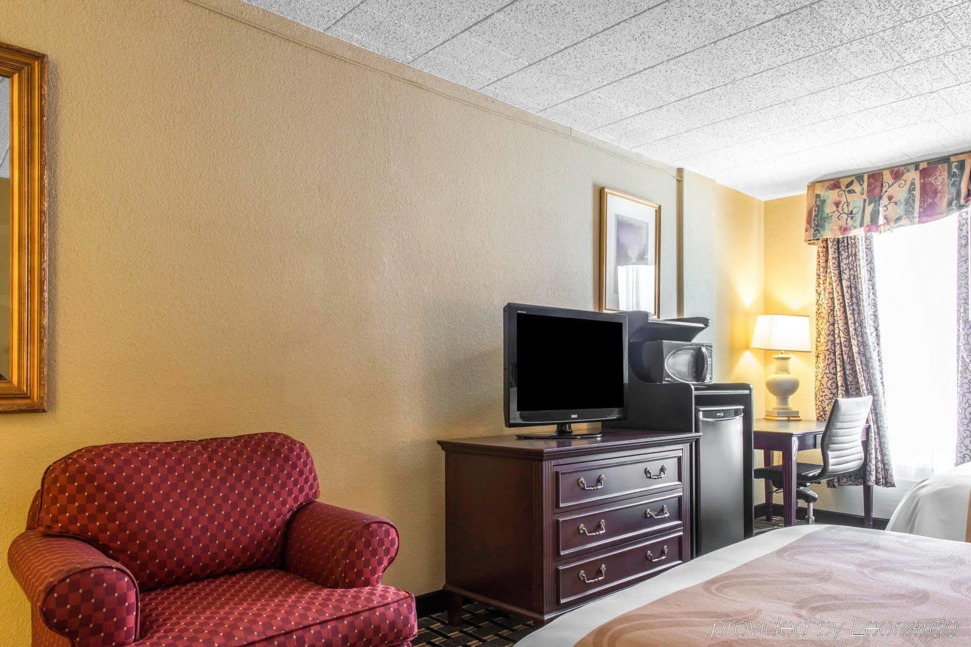 Quality Inn New Kensington Bagian luar foto