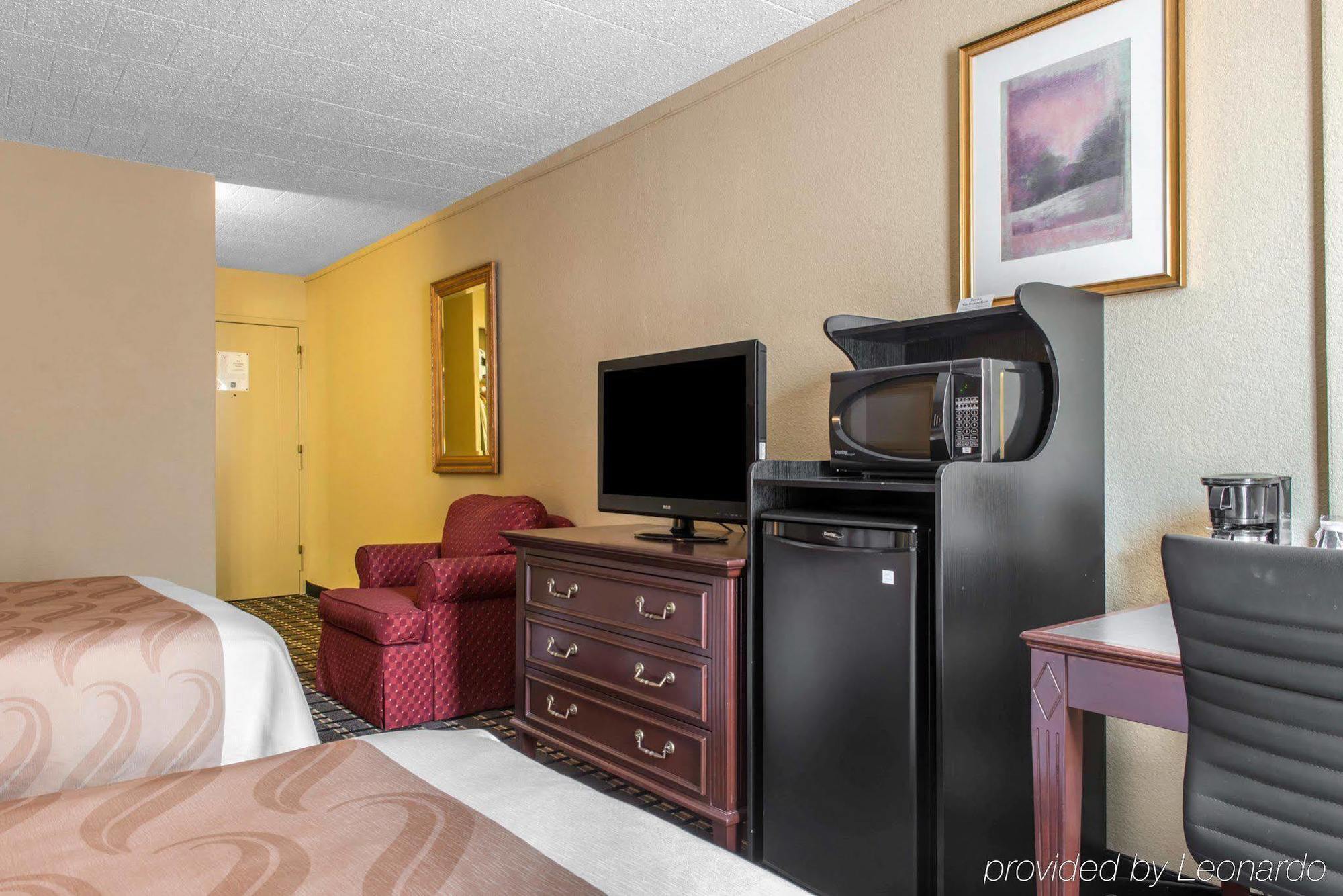 Quality Inn New Kensington Bagian luar foto