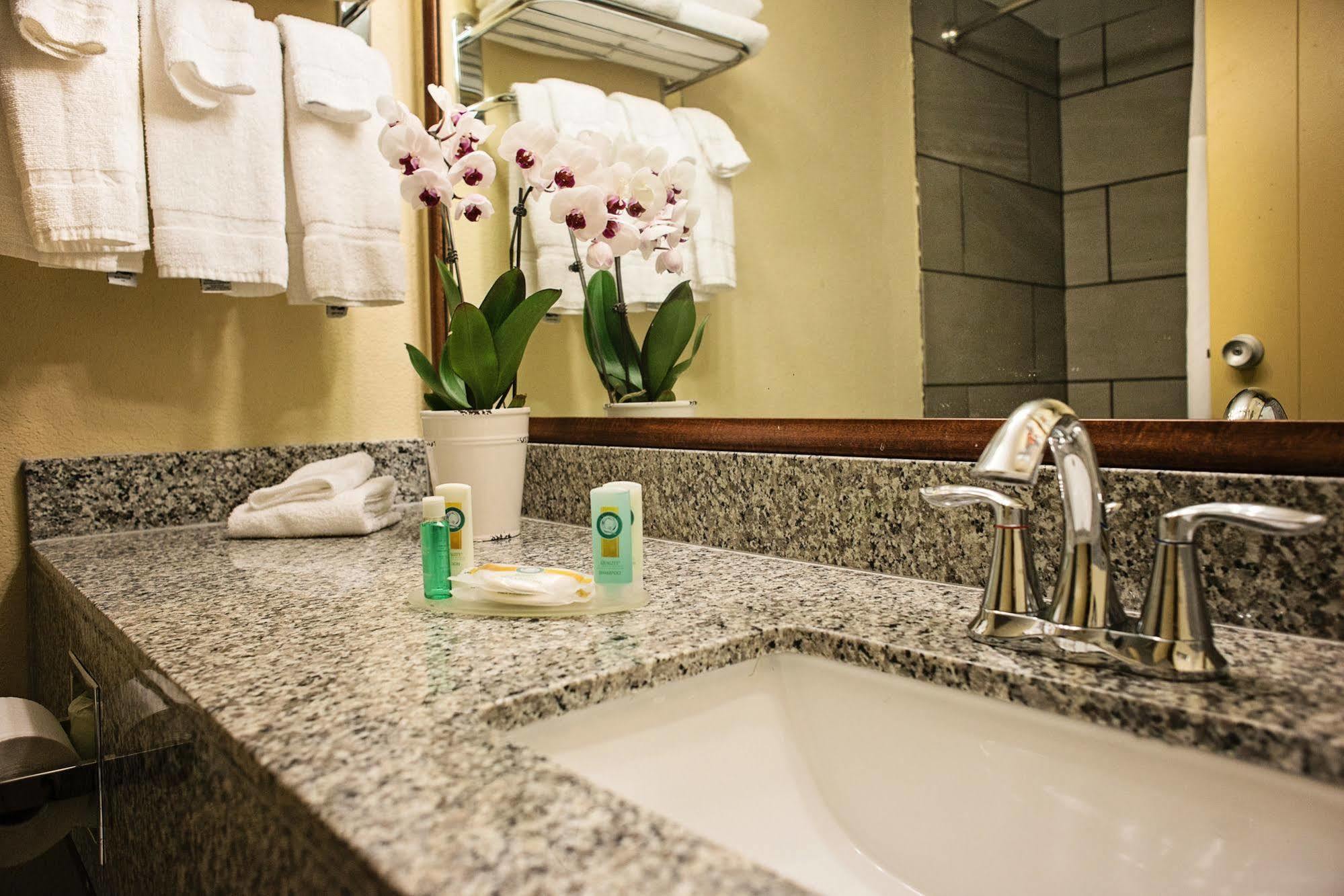 Quality Inn New Kensington Bagian luar foto