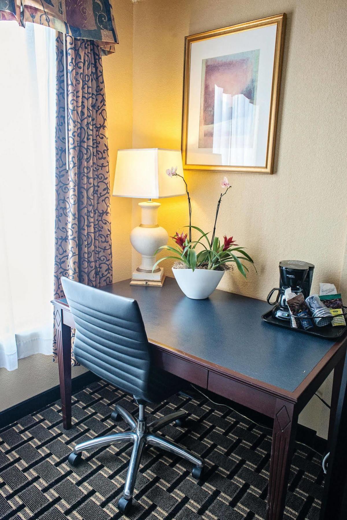 Quality Inn New Kensington Bagian luar foto
